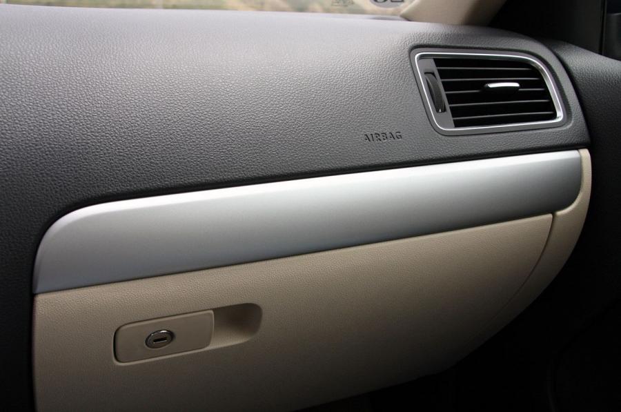  Volkswagen Jetta 2011 года  (фото 81 из 139)